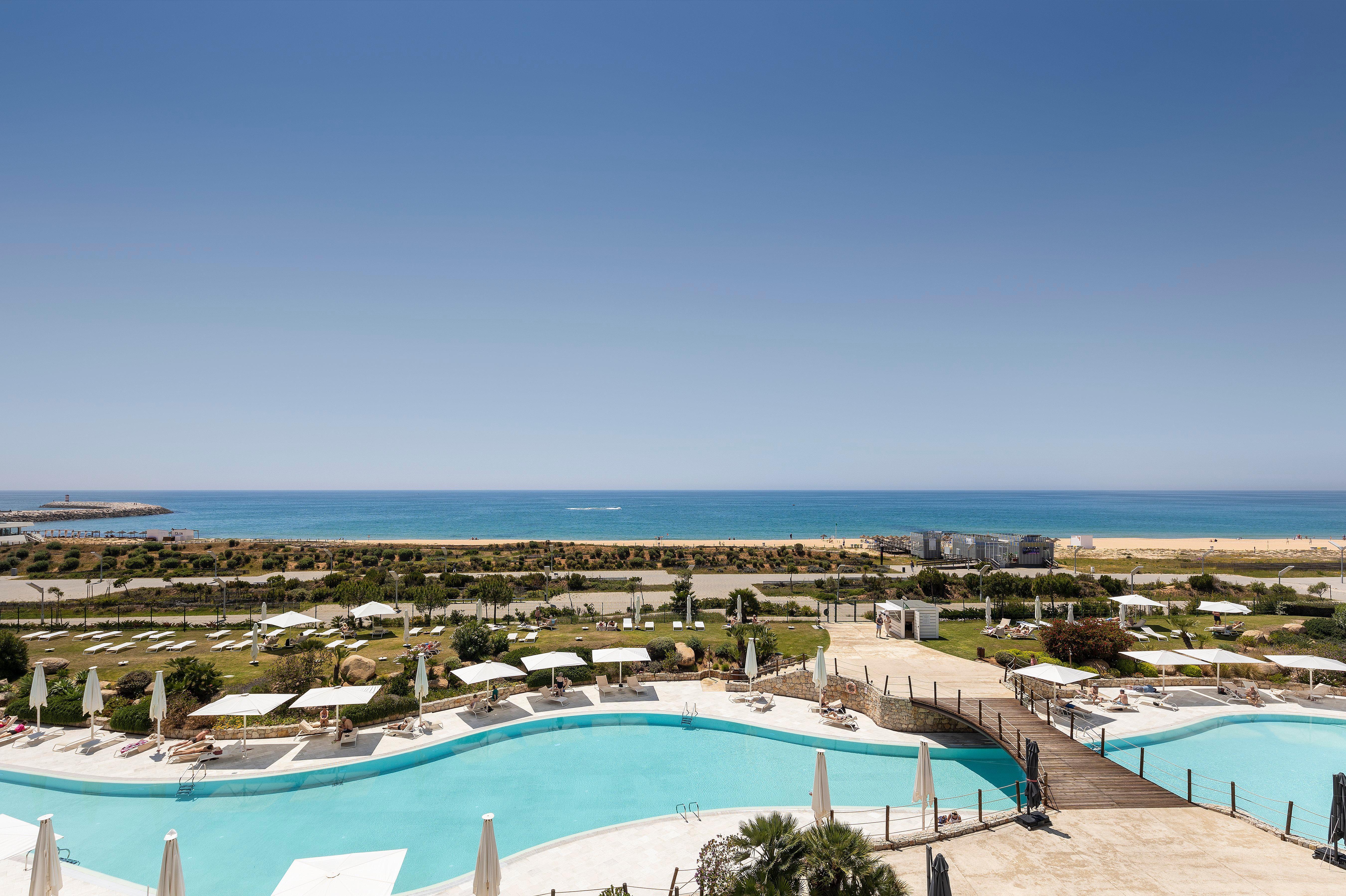 Crowne Plaza Vilamoura - Algarve By Ihg Eksteriør bilde View of the resort