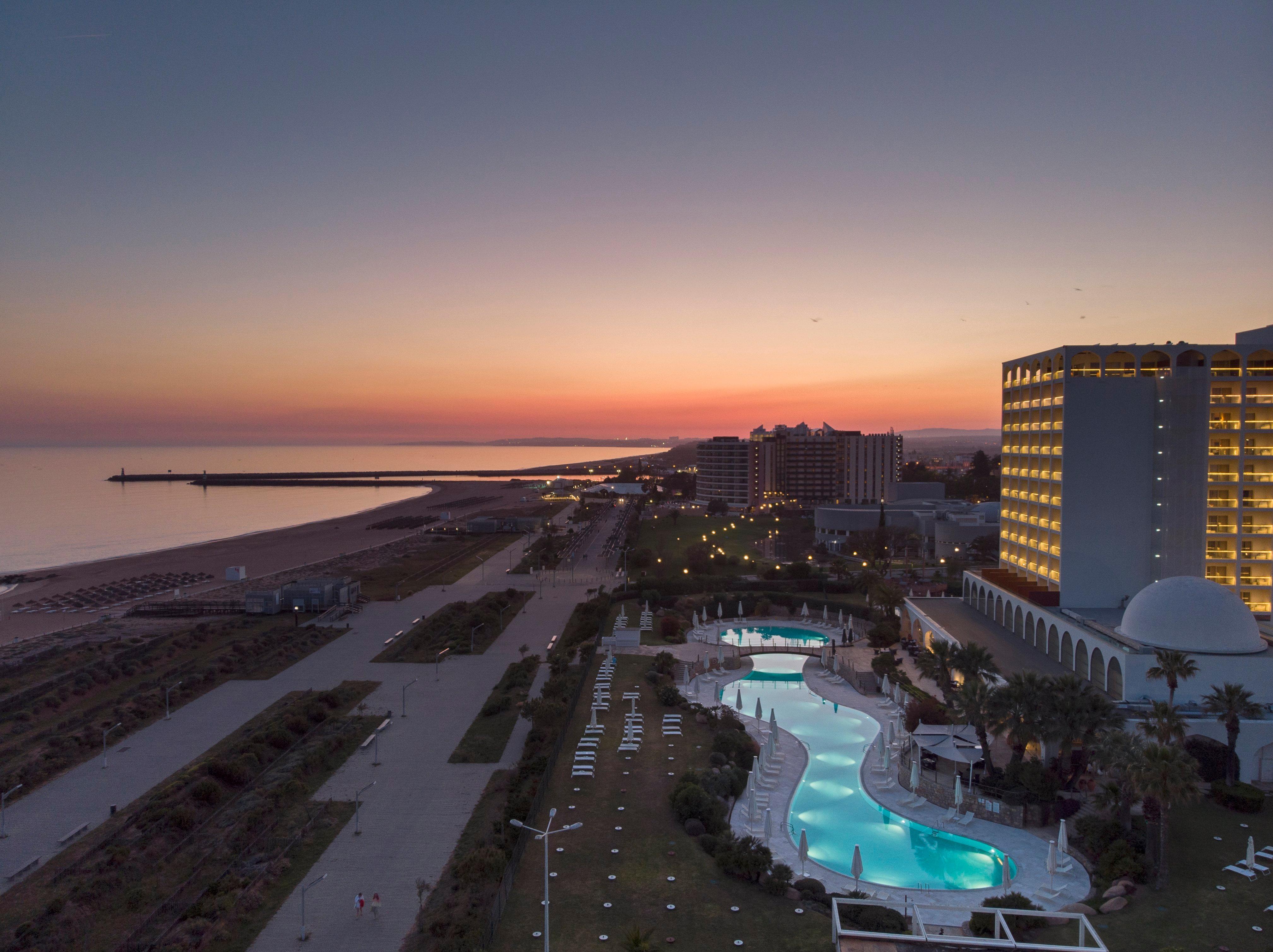 Crowne Plaza Vilamoura - Algarve By Ihg Eksteriør bilde Sunset at the beach of Nikiti