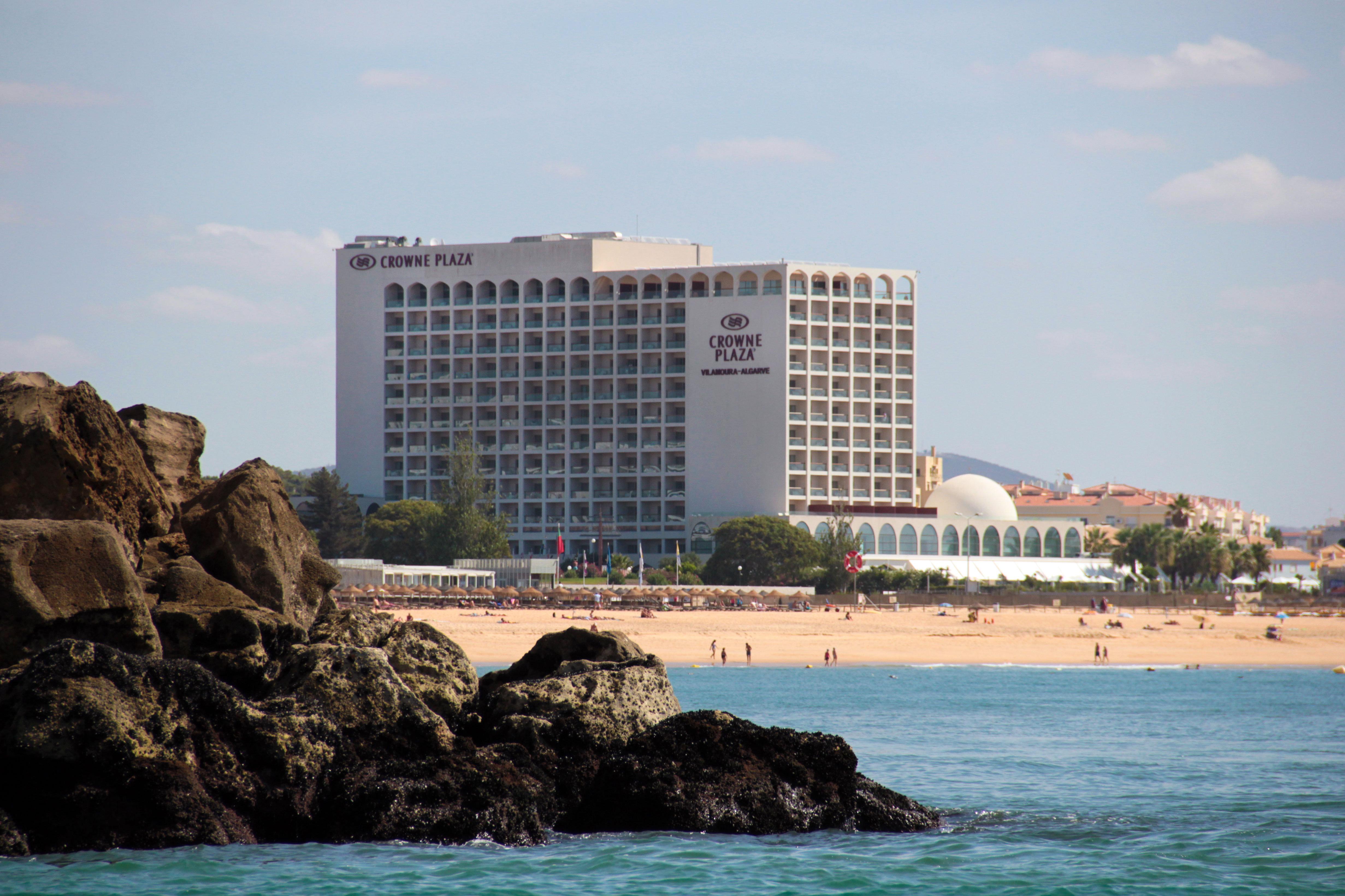 Crowne Plaza Vilamoura - Algarve By Ihg Eksteriør bilde The Crowne Plaza Hotel in Faro