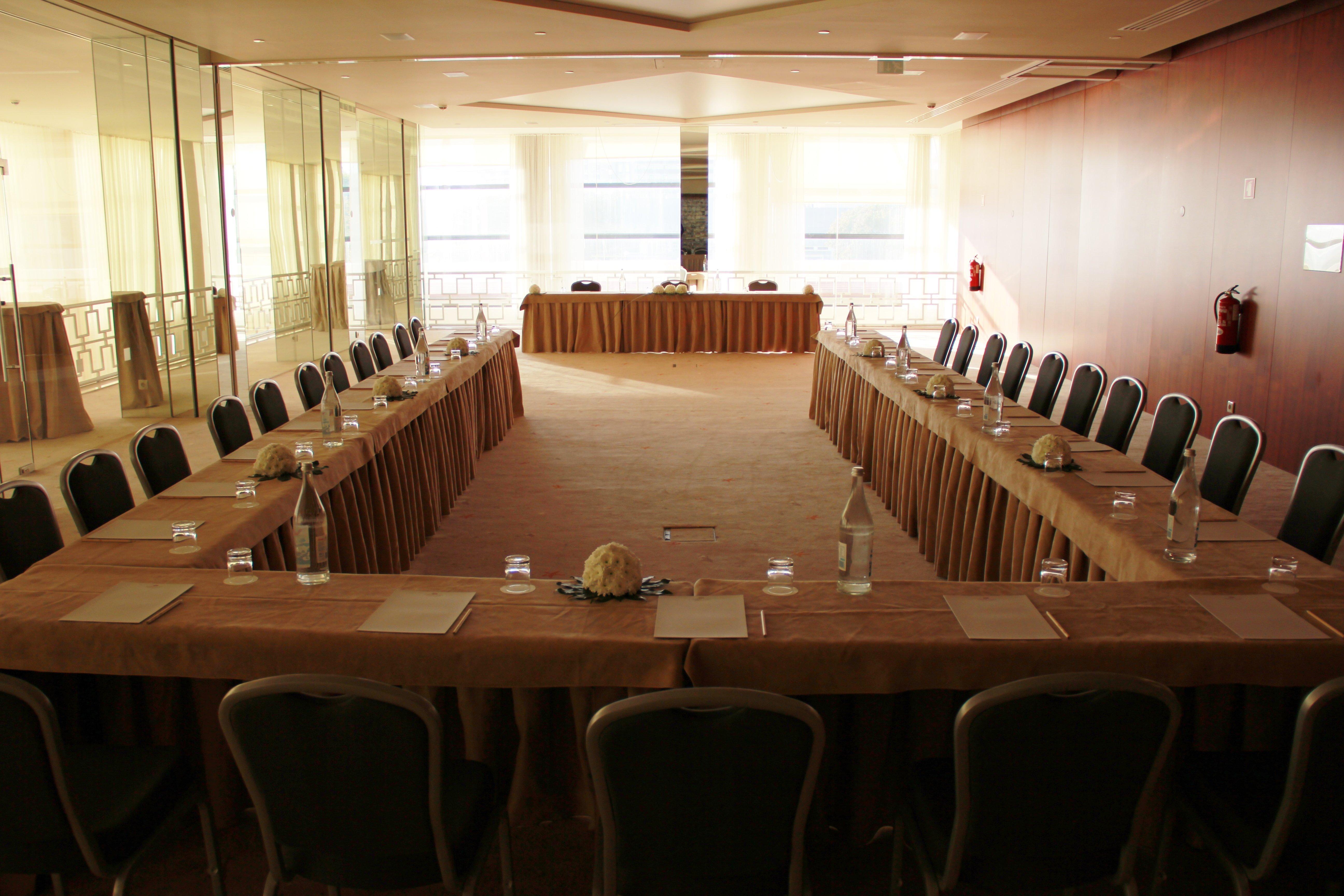Crowne Plaza Vilamoura - Algarve By Ihg Eksteriør bilde The conference room of the European University Barcelona